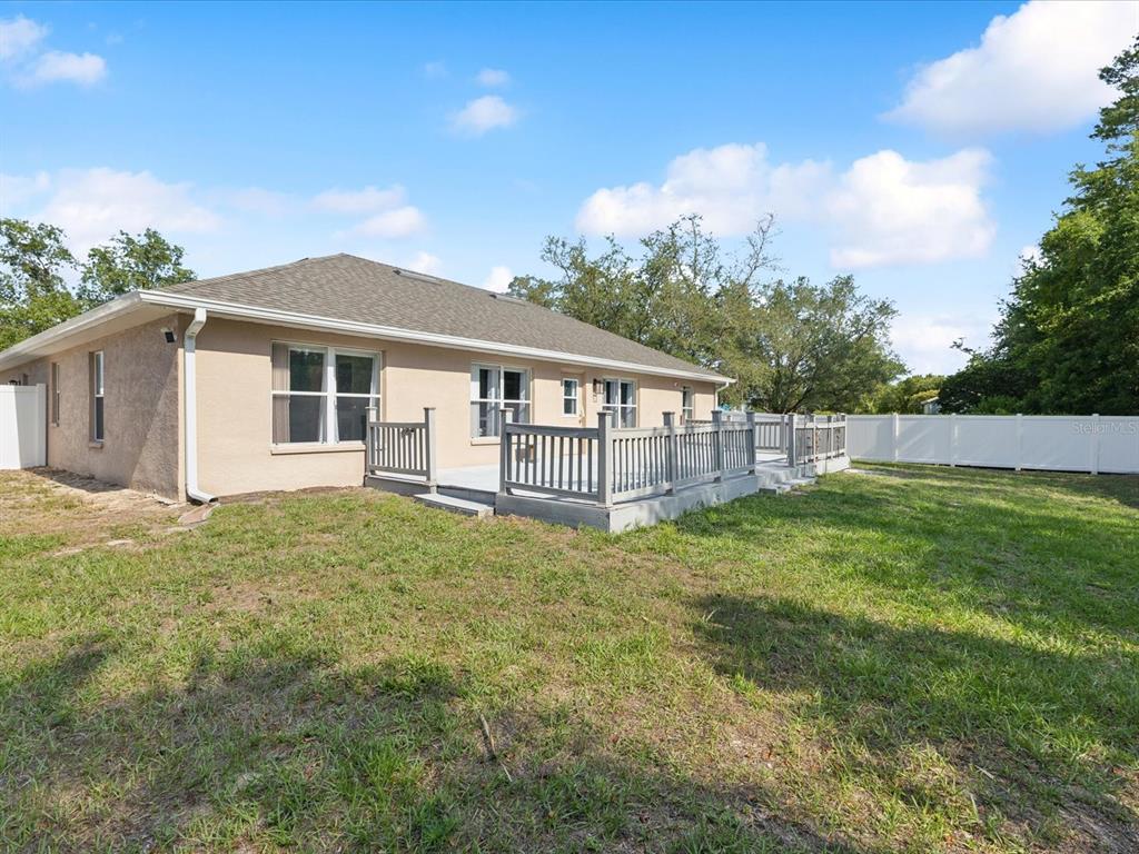 Spring Hill / Brooksville Florida home with spacious backyard and endless potential