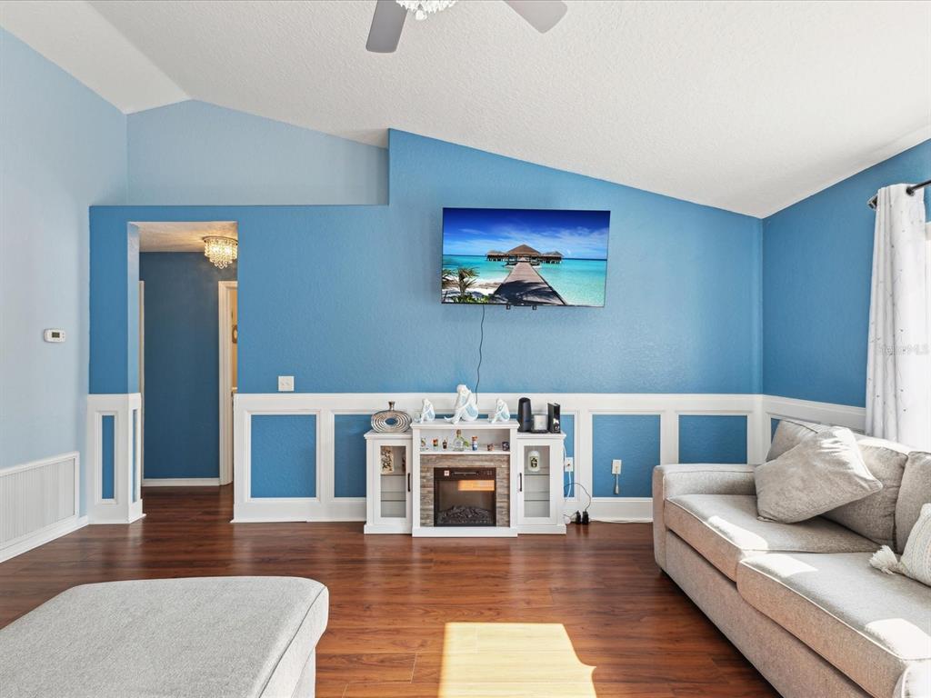 Huge living room ideal for entertaining and everyday living