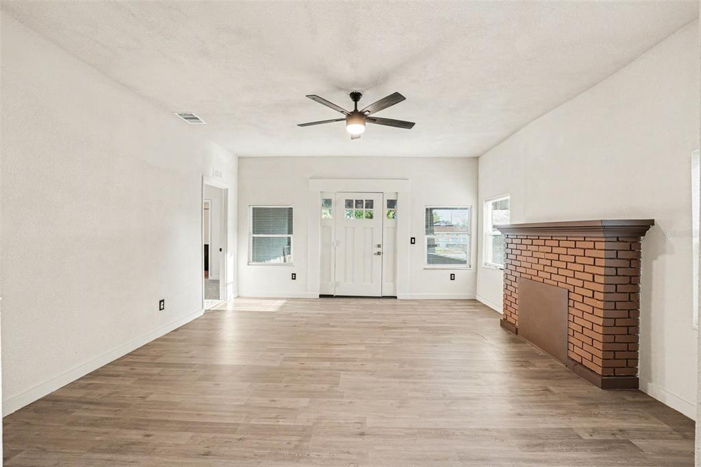 Property for sale at 129 W PARK AVENUE, LAKE WALES, FL, 33853