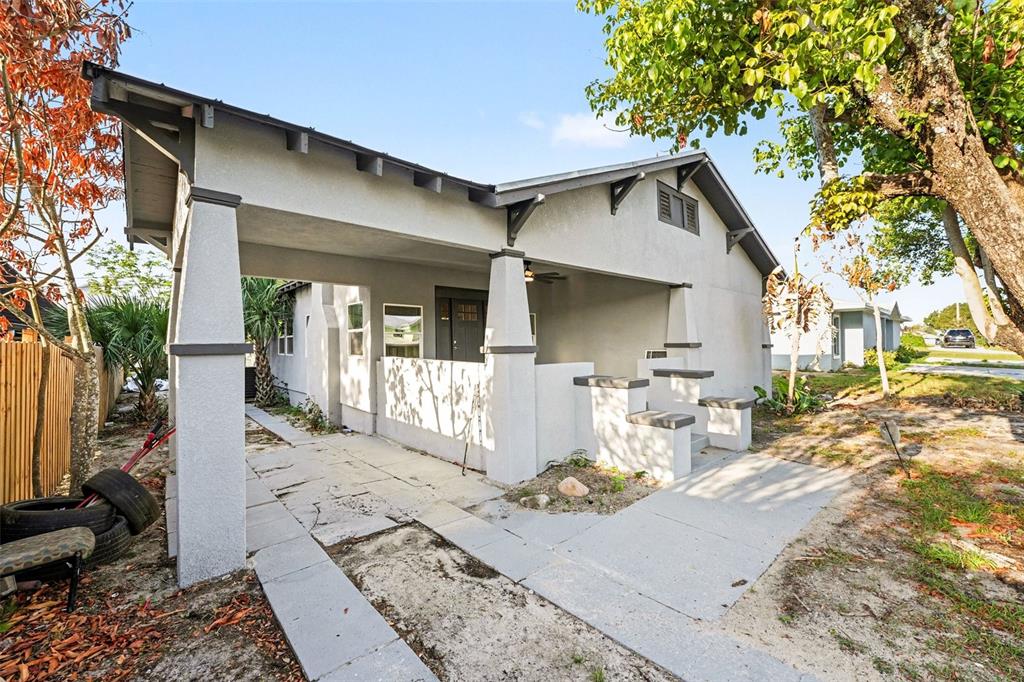 Property for sale at 129 W PARK AVENUE, LAKE WALES, FL, 33853