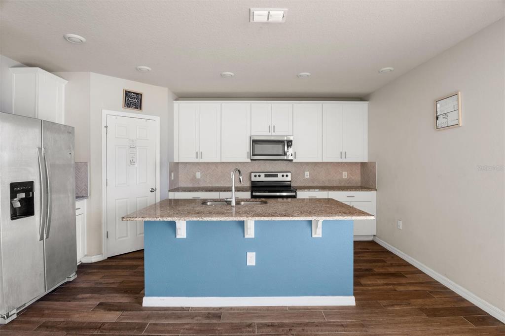 Property for sale at 884 CAMBRIDGE DRIVE, WINTER HAVEN, FL, 33881
