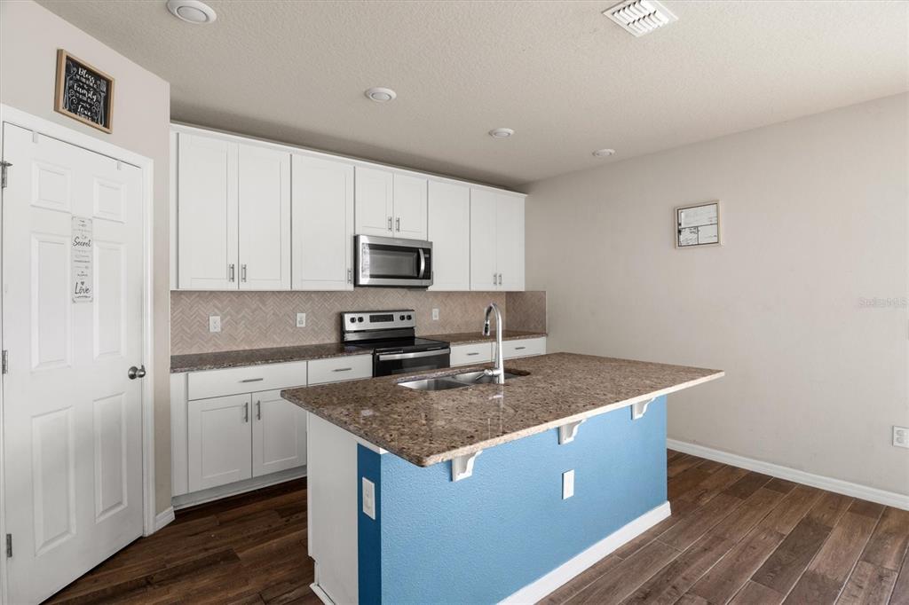 Property for sale at 884 CAMBRIDGE DRIVE, WINTER HAVEN, FL, 33881