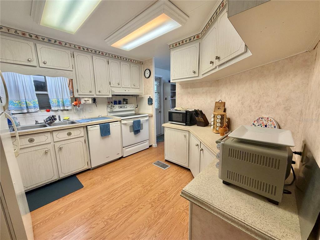 Property for sale at 108 MANGO COVE, LEESBURG, FL, 34748