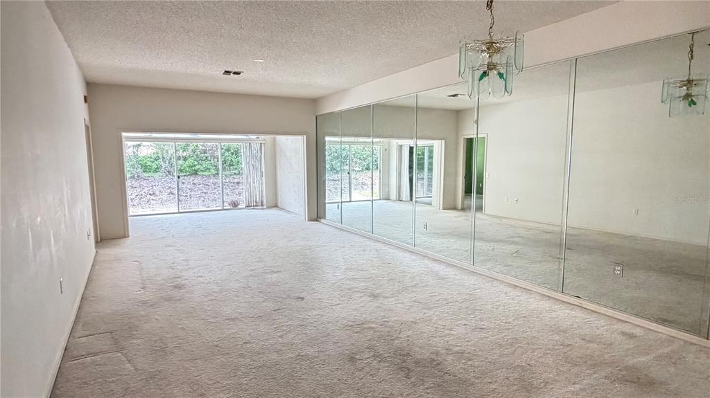 Living/dining combo