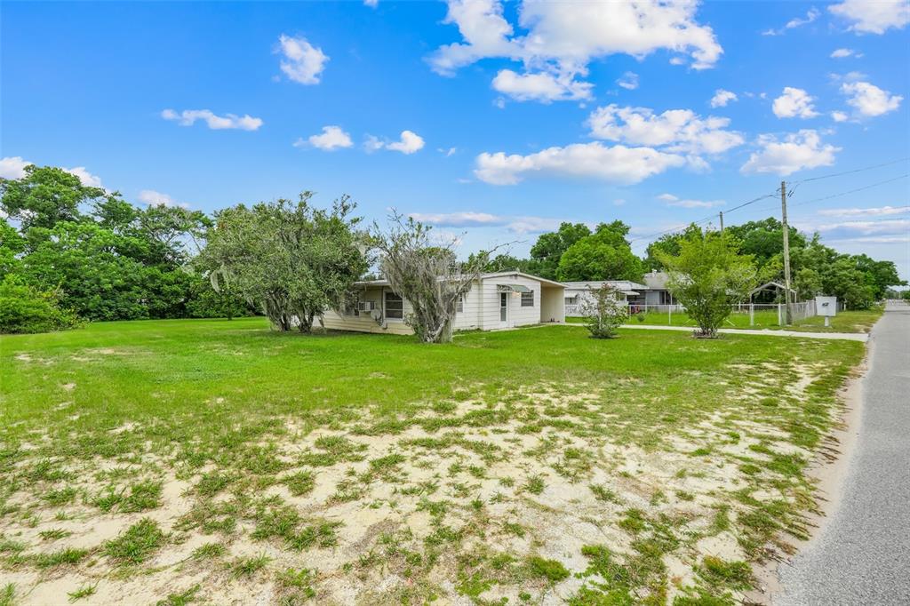 Property for sale at 11411 HUGGINS ST, LEESBURG, FL, 34788