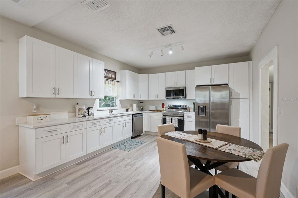 kitchen/ dining room