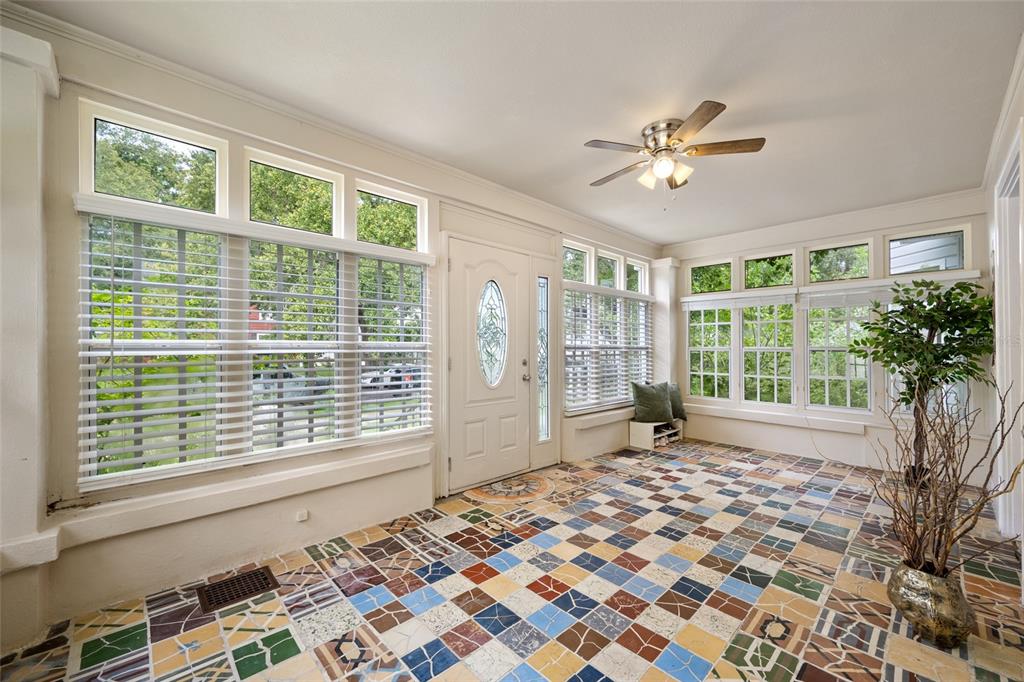 Original tile "porch" room