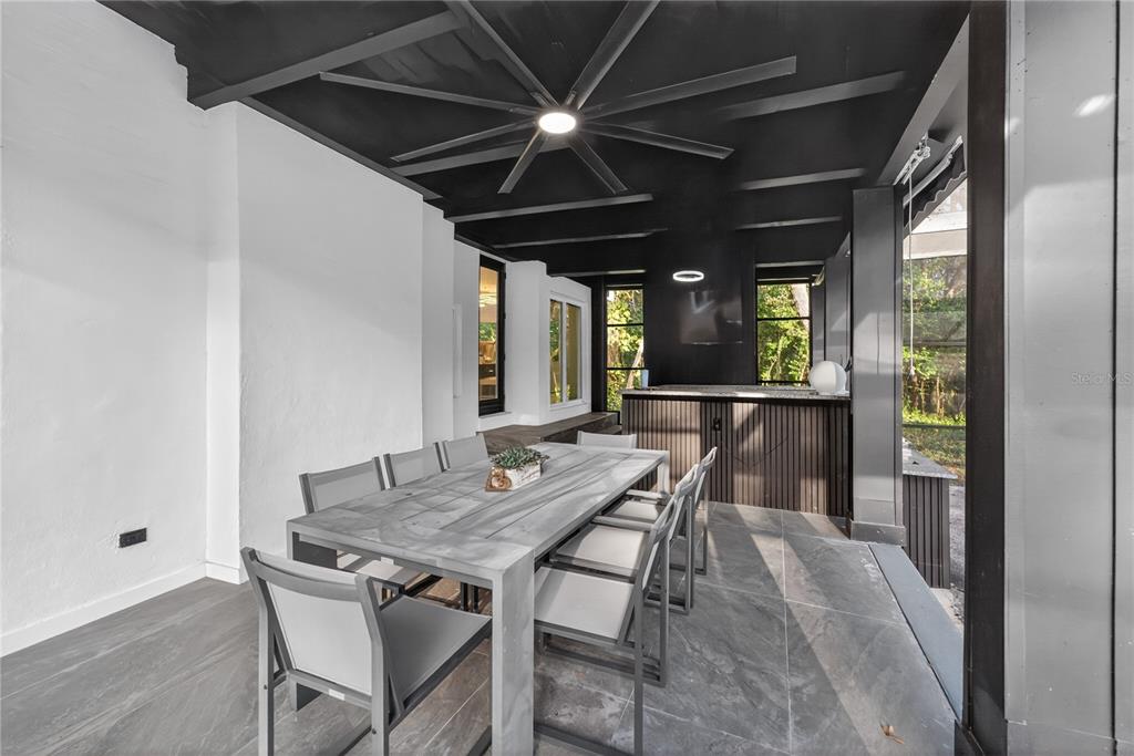 Property for sale at 305 SWEETWATER CLUB CIRCLE, LONGWOOD, FL, 32779