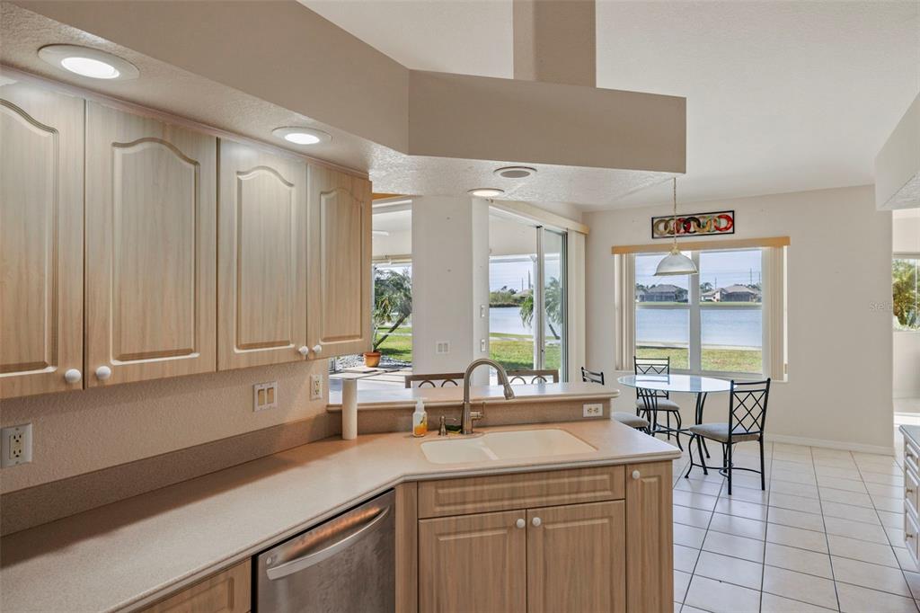 Property for sale at 12942 SW KINGSWAY CIRCLE, LAKE SUZY, FL, 34269