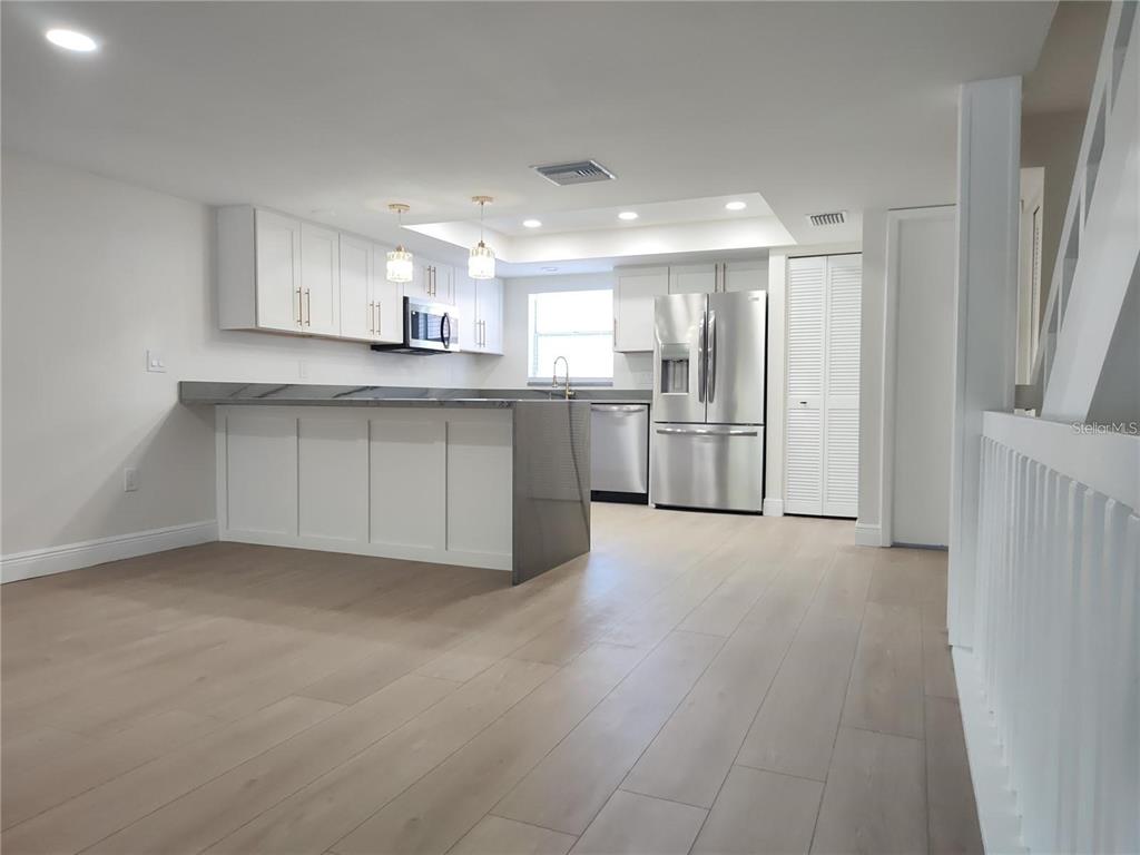 Property for sale at 255 CAPRI CIRCLE N UNIT 36, TREASURE ISLAND, FL, 33706