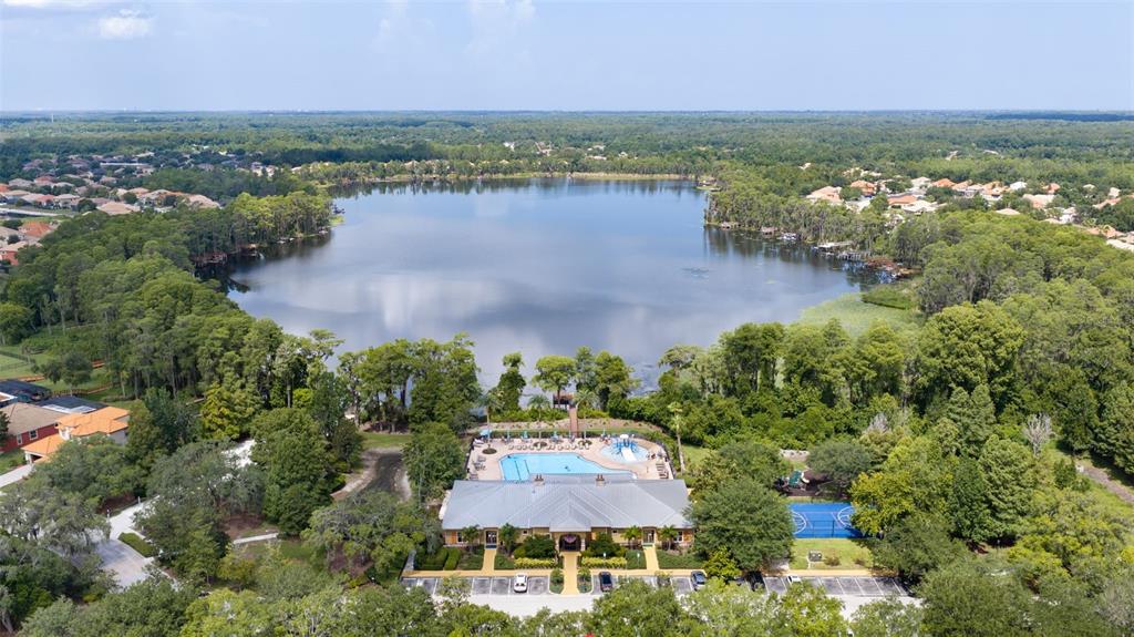 Club House on West Moon Lake