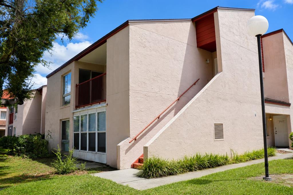 Welcome to 2527 Citrus Club Lane!