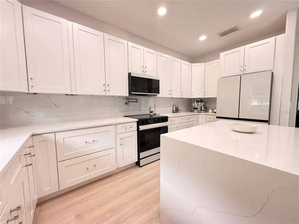 Property for sale at 5802 COQUYT DRIVE, MOUNT DORA, FL, 32757