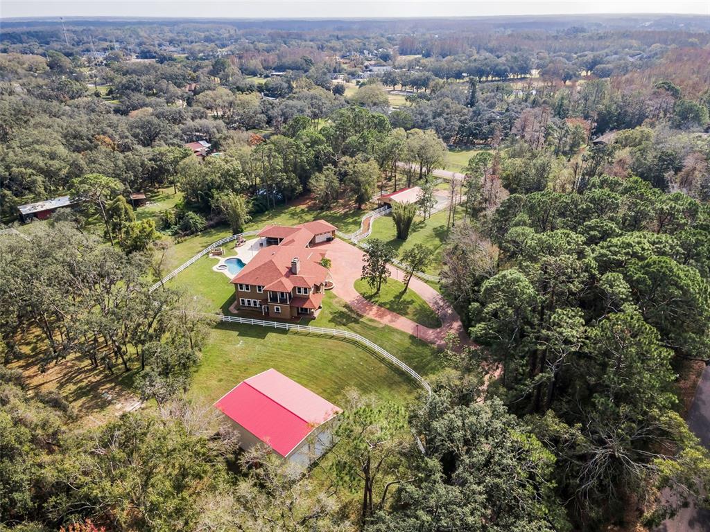 4.4 acres of privacy!