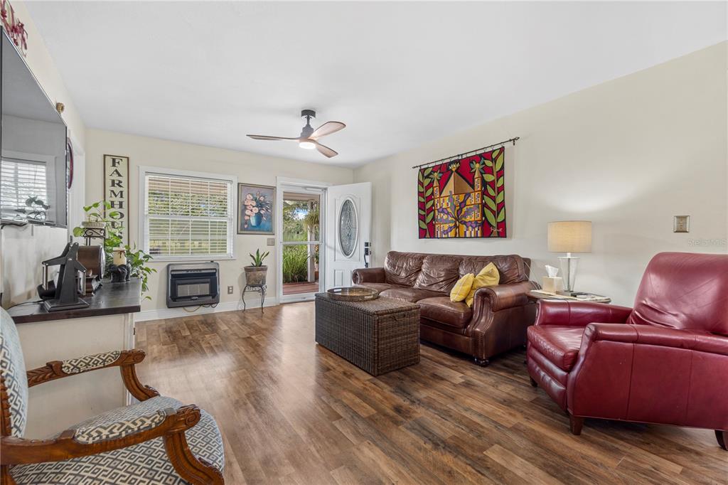Main House: Living room