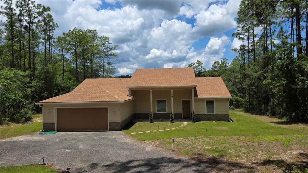 Property for sale at 200 HOUR GLASS CIRCLE, HAWTHORNE, FL, 32640