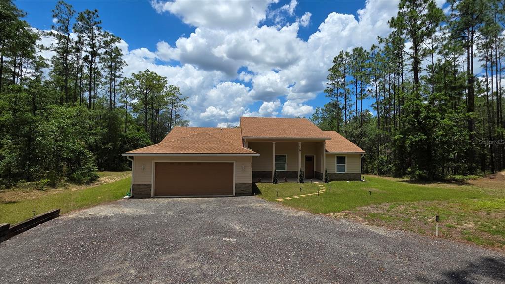 Property for sale at 200 HOUR GLASS CIRCLE, HAWTHORNE, FL, 32640