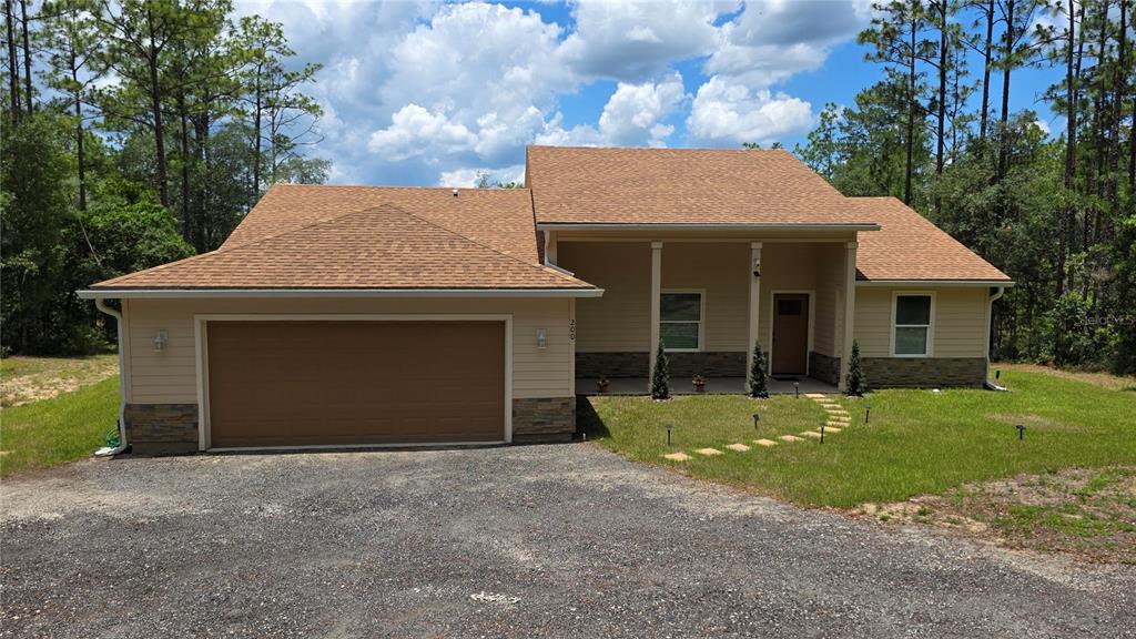 Property for sale at 200 HOUR GLASS CIRCLE, HAWTHORNE, FL, 32640