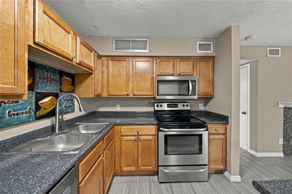 Property for sale at 485 FORESTWAY CIRCLE UNIT 101, ALTAMONTE SPRINGS, FL, 32701