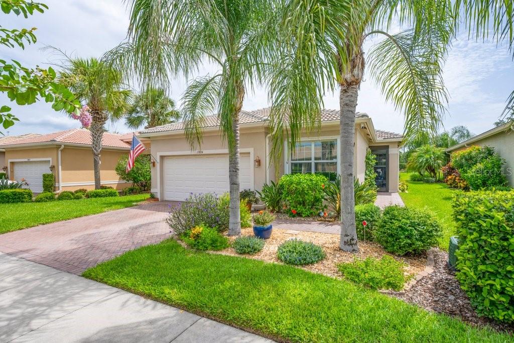 Property for sale at 15824 AMBER FALLS DRIVE, WIMAUMA, FL, 33598