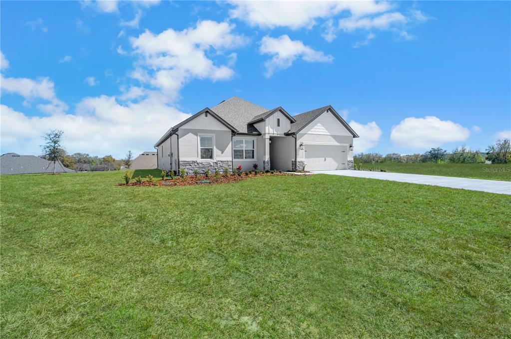Spacious front yard.