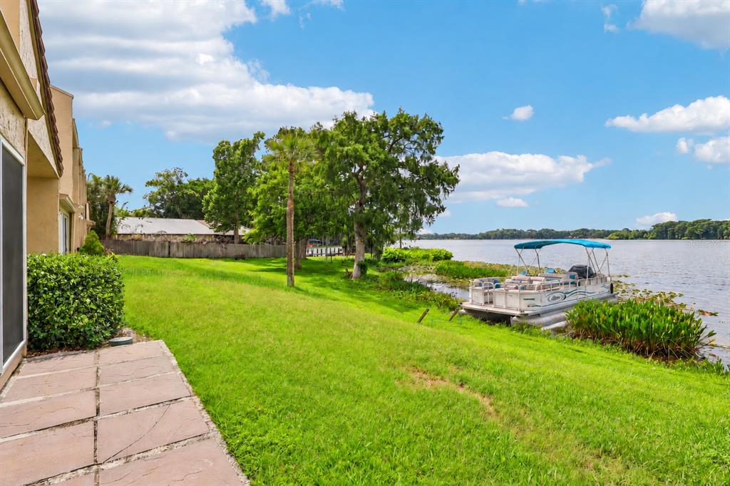 Residents have ACCESS TO LAKE HOWELL, and the HOA allows boats, making it easy to enjoy fishing, boating, kayaking, and waterfront recreation.