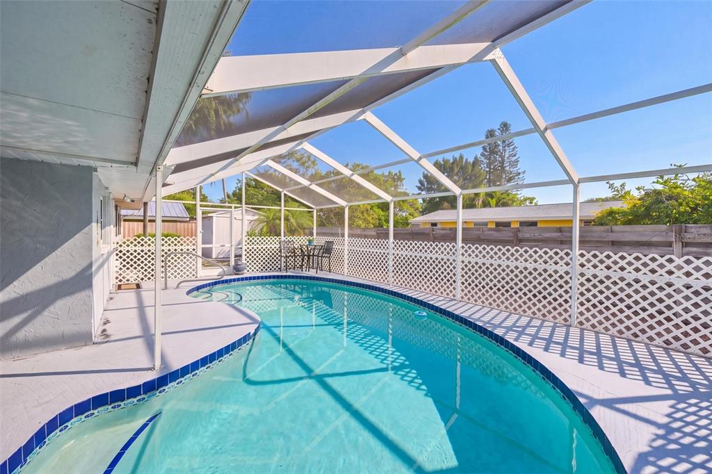 Property for sale at 811 ALDERWOOD WAY, SARASOTA, FL, 34243