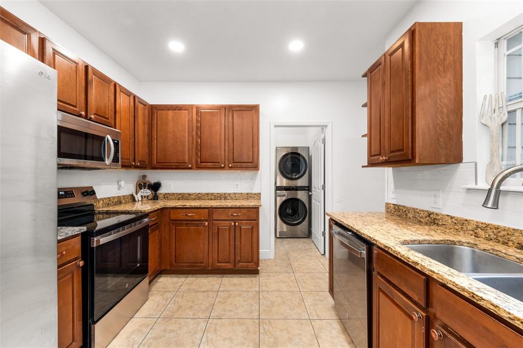 Private Kitchen with new appliances