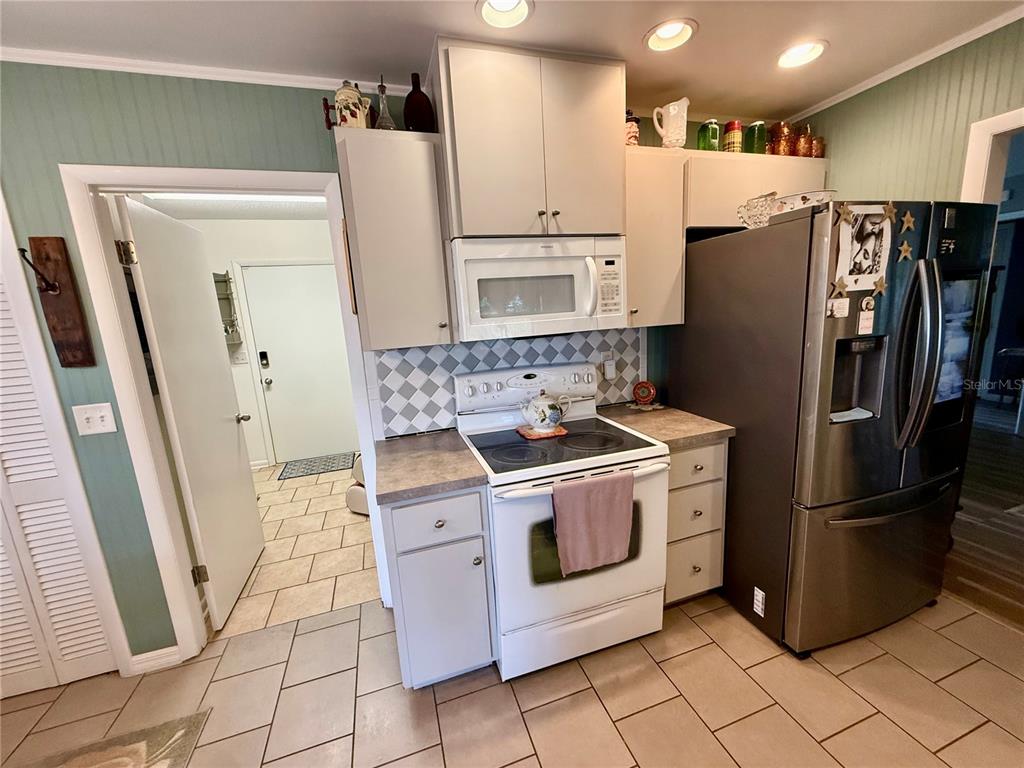 Property for sale at 400 BAYOU ROAD, WINTER HAVEN, FL, 33884