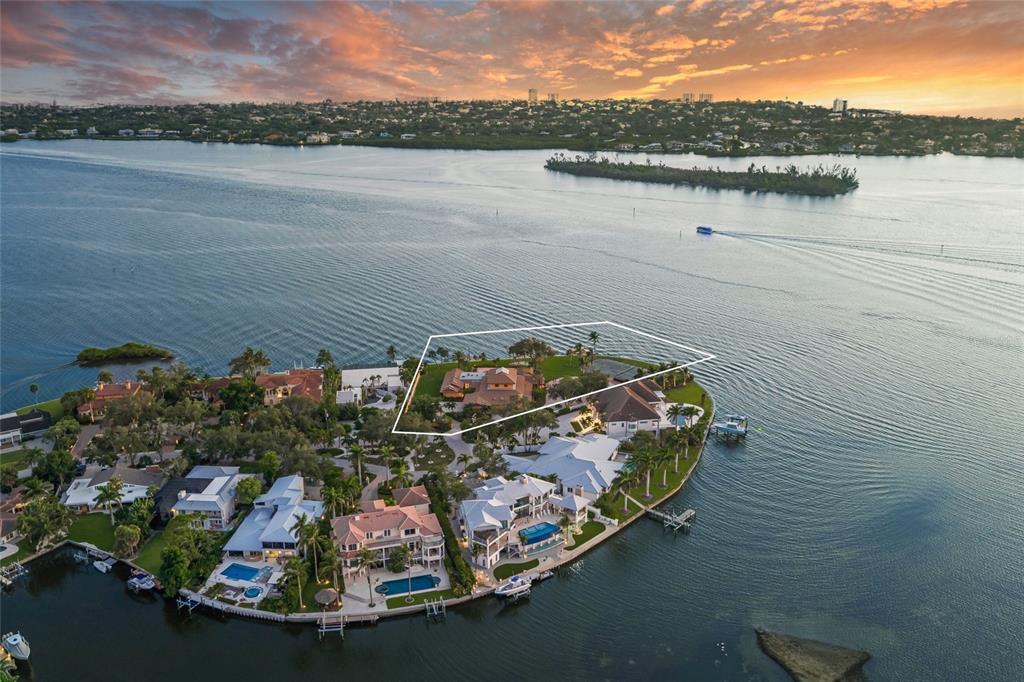 Property for sale at 1136 N LAKE SHORE DRIVE, SARASOTA, FL, 34231