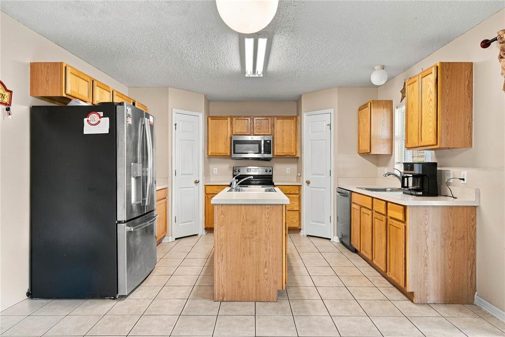 Property for sale at 2818 SHEILA DRIVE, APOPKA, FL, 32712