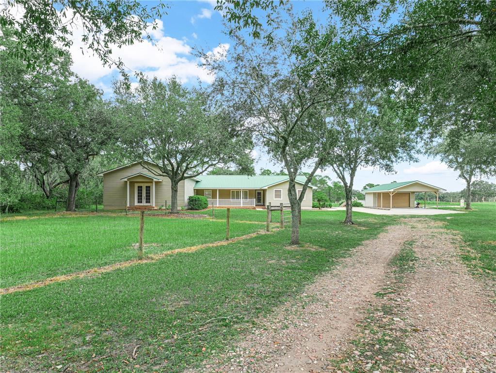 Property for sale at 3963 MAMMOTH GROVE ROAD, LAKE WALES, FL, 33898