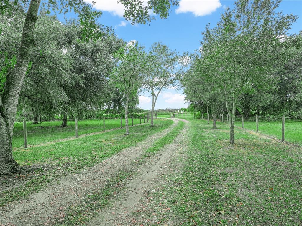 Property for sale at 3963 MAMMOTH GROVE ROAD, LAKE WALES, FL, 33898