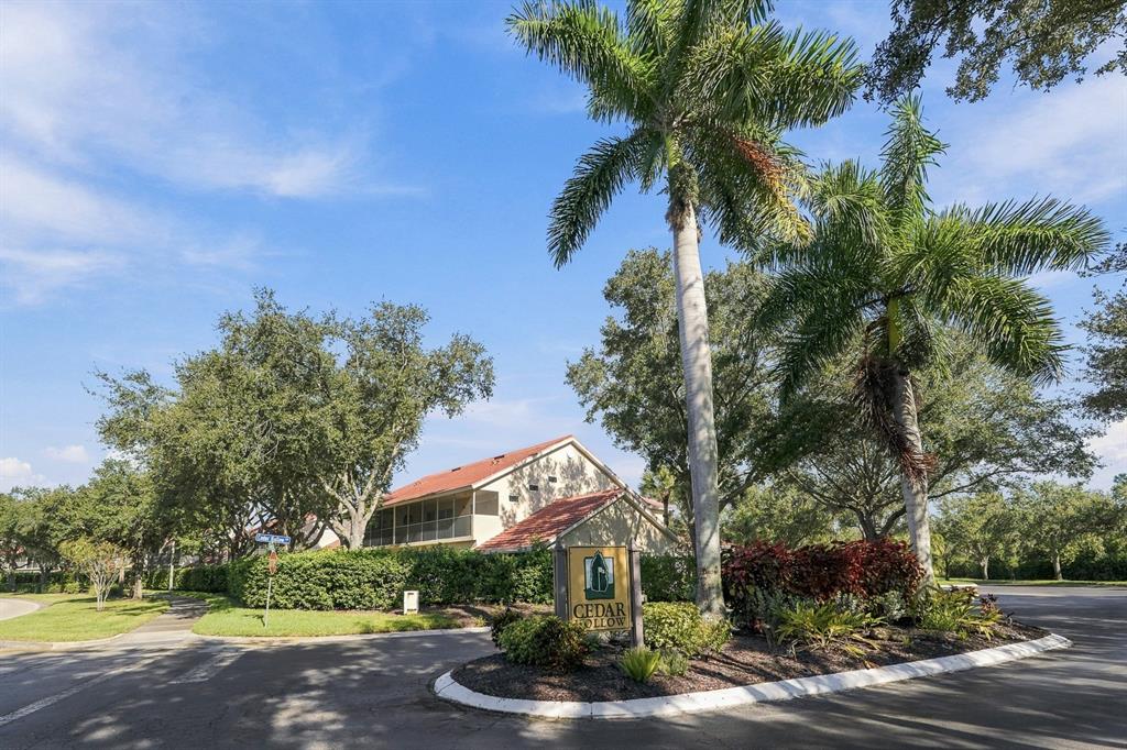 Property for sale at 7133 CEDAR HOLLOW CIRCLE UNIT 22-102, BRADENTON, FL, 34203