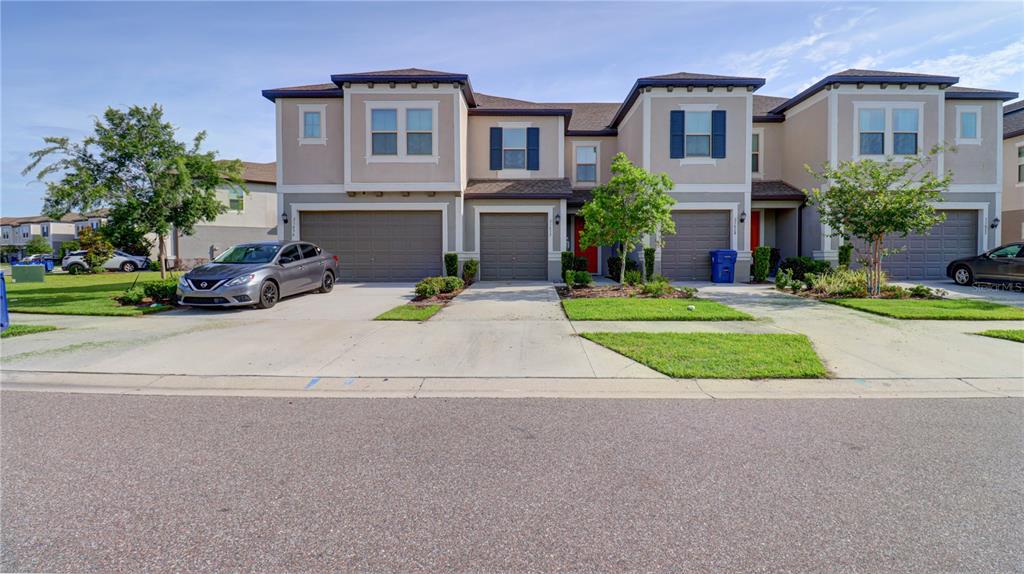 Property for sale at 31632 BLUE PASSING LOOP, WESLEY CHAPEL, FL, 33545