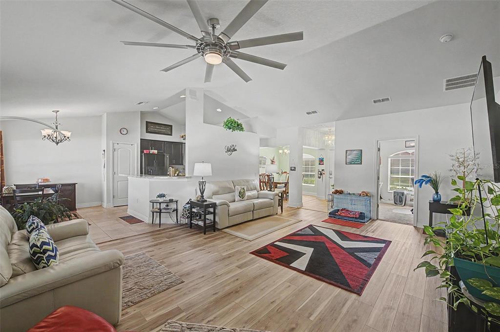 Property for sale at 1621 DOVES VIEW CIRCLE, AUBURNDALE, FL, 33823