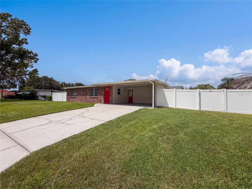 Property for sale at 119 LANTERN LANE, WINTER HAVEN, FL, 33884
