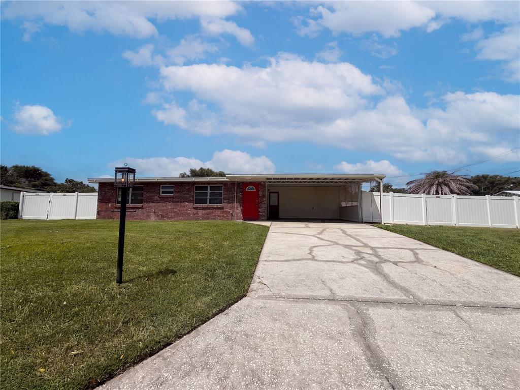 Property for sale at 119 LANTERN LANE, WINTER HAVEN, FL, 33884