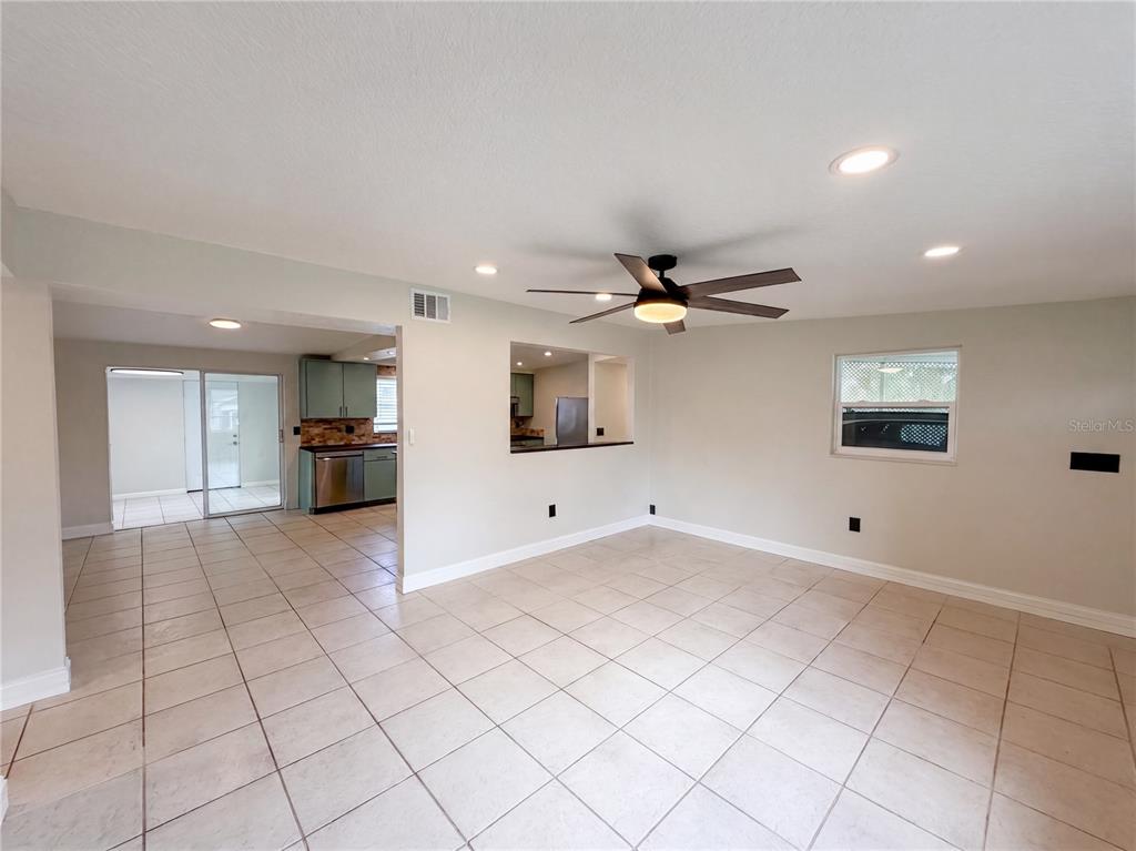 Property for sale at 119 LANTERN LANE, WINTER HAVEN, FL, 33884