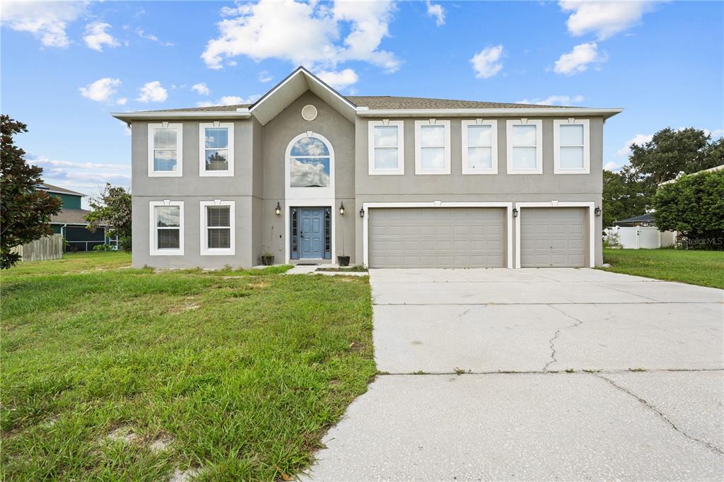 Welcome to 148 Vista View Ave in Eagle Lake, Florida!