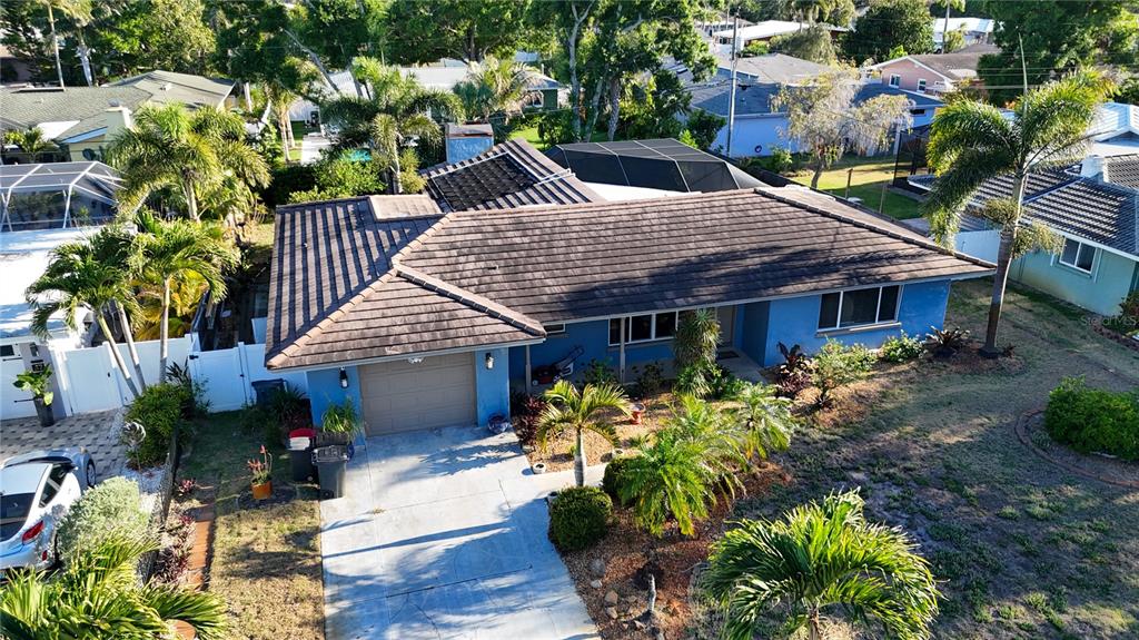 Property for sale at 33 SOUTHWIND DRIVE, BELLEAIR BLUFFS, FL, 33770
