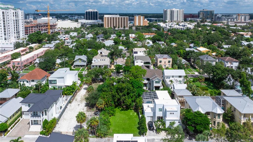 Property for sale at 1677 DEVONSHIRE LANE, SARASOTA, FL, 34236