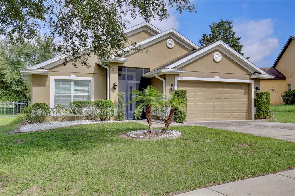 Property for sale at 942 WILLOW OAK LOOP, MINNEOLA, FL, 34715