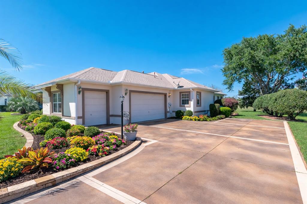 Property for sale at 1670 SAINT JAMES CIRCLE, THE VILLAGES, FL, 32162