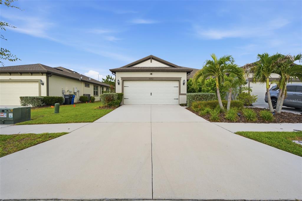 Property for sale at 6352 MOORING LINE CIRCLE, APOLLO BEACH, FL, 33572