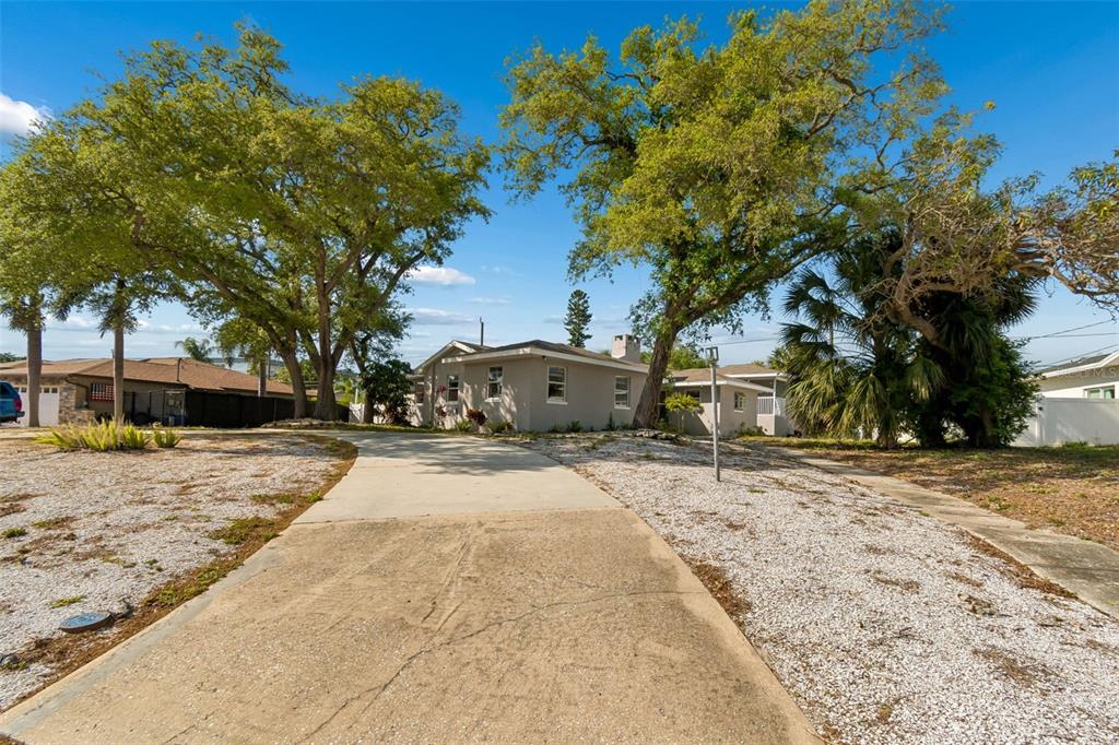 Property for sale at 125 HARBOR BLUFF DRIVE, LARGO, FL, 33770