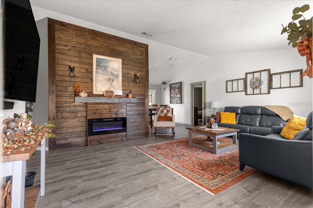 Property for sale at 321 OAK TRACK LOOP, OCALA, FL, 34472