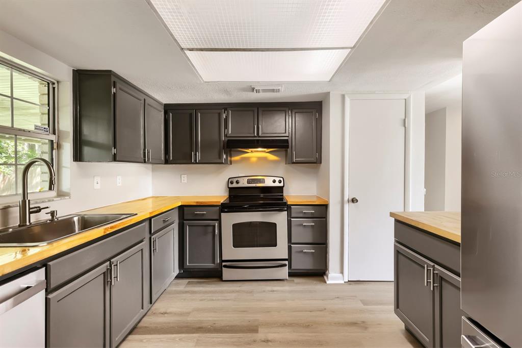 Property for sale at 1418 OAK VALLEY DRIVE, SEFFNER, FL, 33584