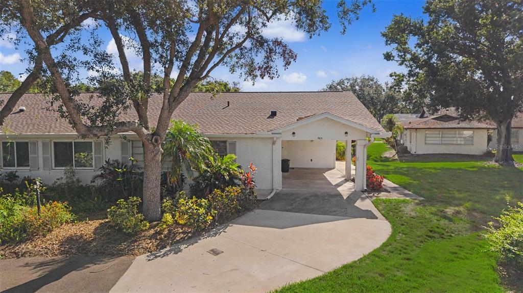 Property for sale at 1905 HANSON COURT UNIT 305, SUN CITY CENTER, FL, 33573