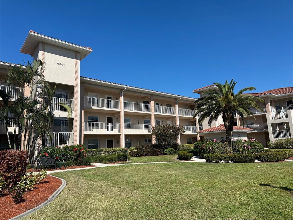 6501 Stone River #209